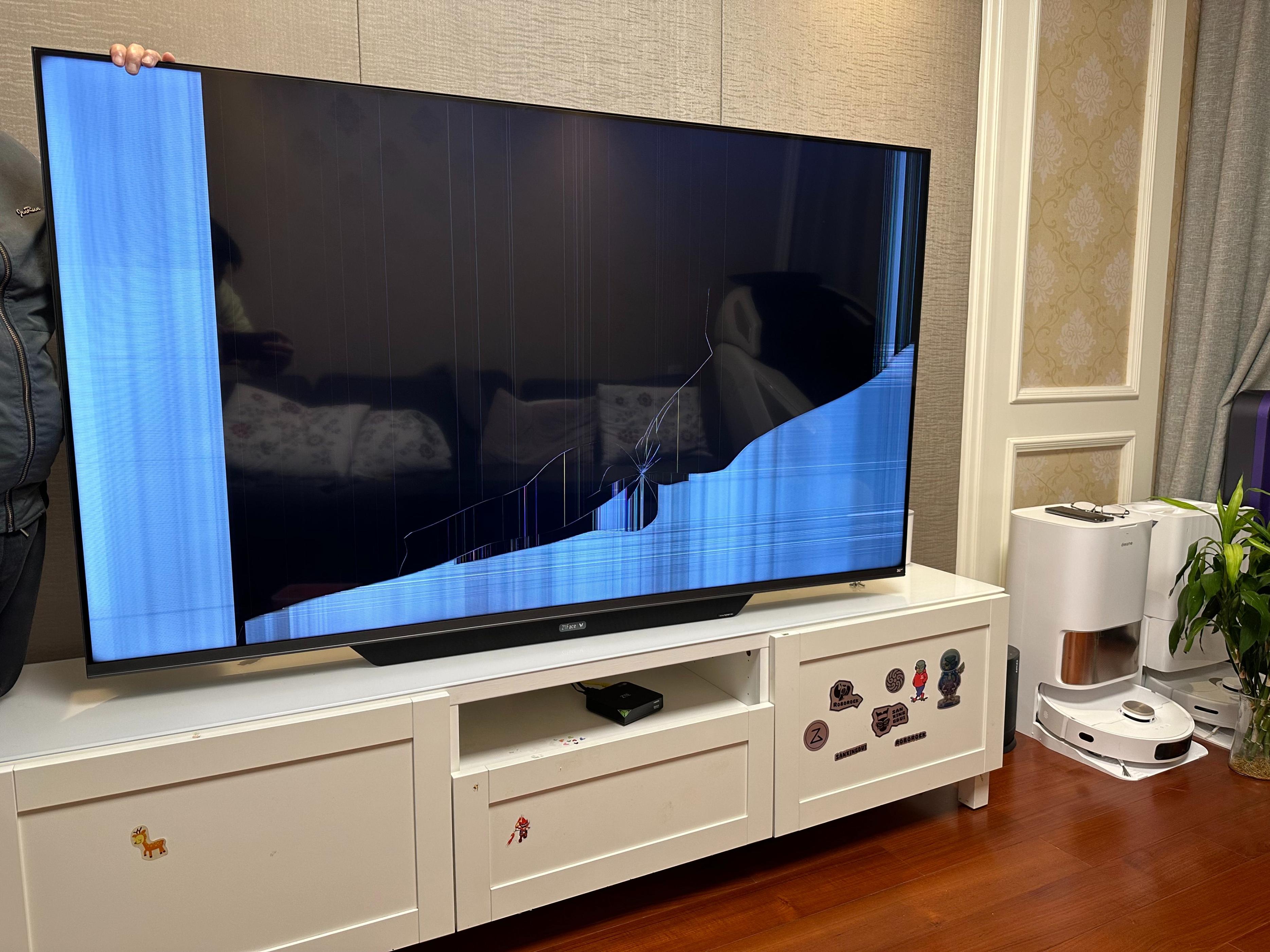 家里电视碎屏了,才让我有机会做了两台7k价位85英寸电视机横评