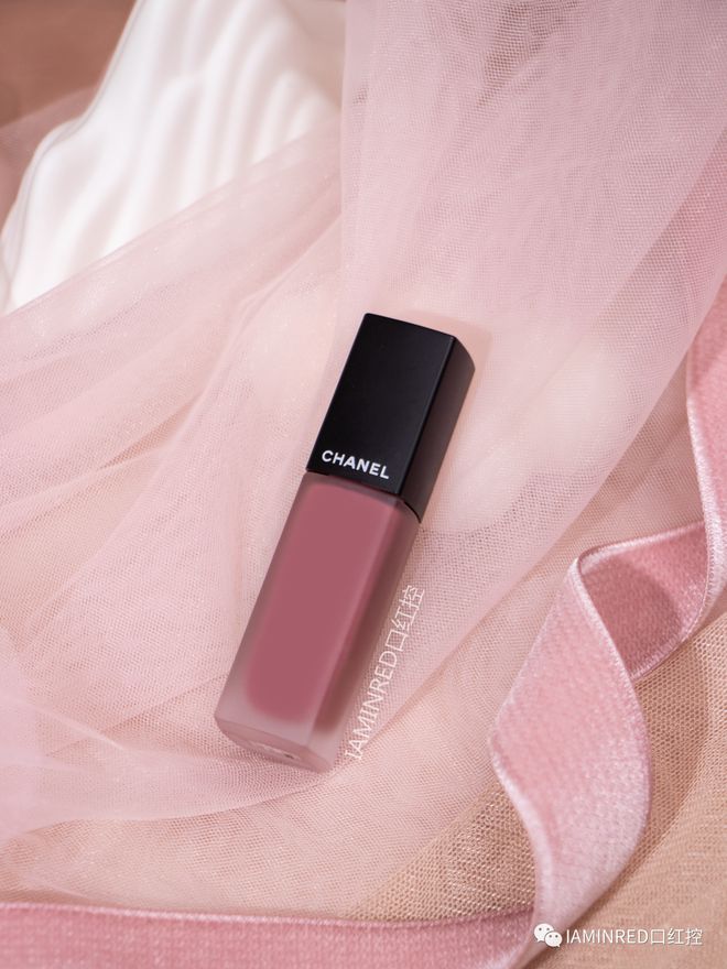 6支灰粉色口红都非常美，哪一款是你的菜？