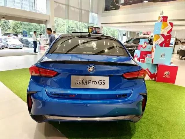 威朗progs白色街拍,威朗Progs白色出厂有黑顶吗