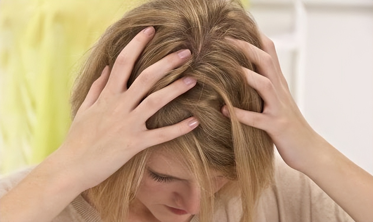 男士头上长疙瘩脓包,头上起疙瘩有脓包还掉发什么原因