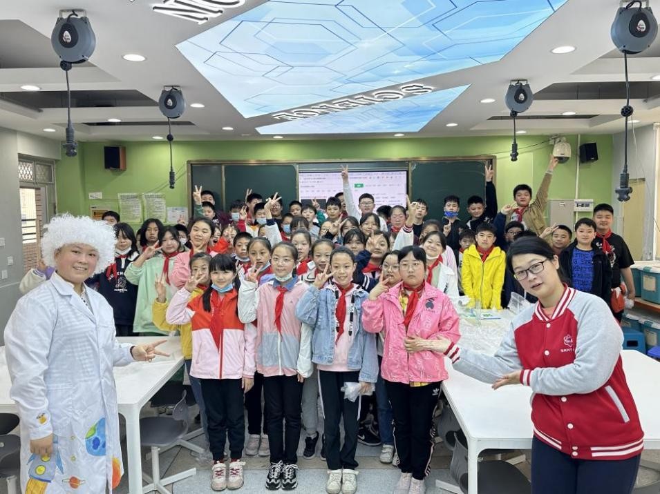 “玩转科学，激发好奇心”——郑州科技馆“双减”课程走进互助路小学