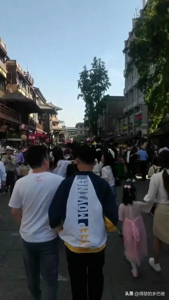 五一期间,购物超市成为打卡景点,除了胖东来,还有那一家??