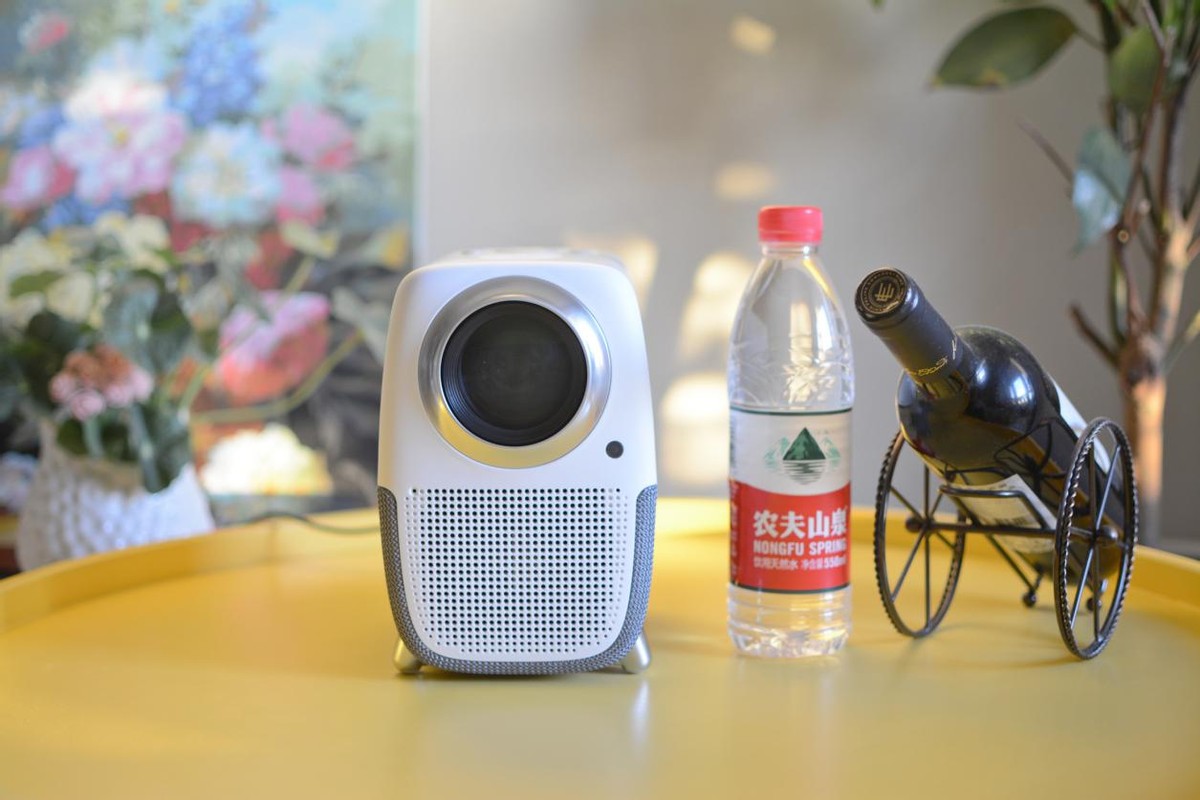 泰捷weboxt1投影200寸效果,千元非智能投影仪