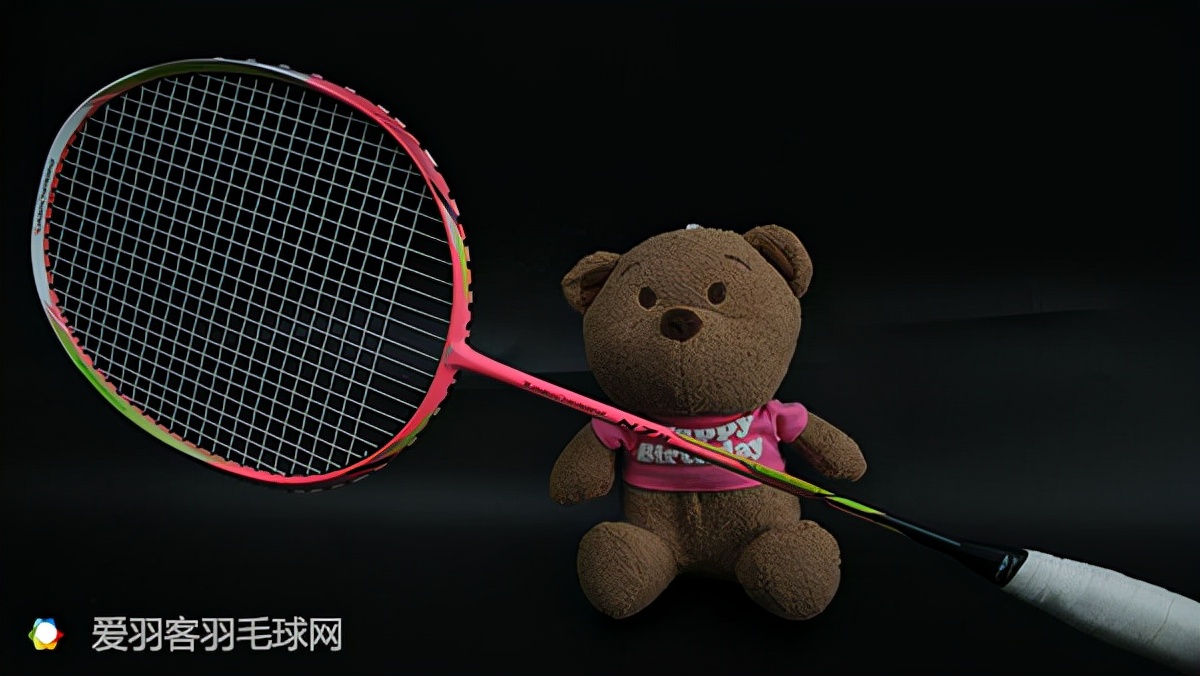 李宁高颜值的羽毛球拍推荐,入门十大经典羽毛球拍推荐