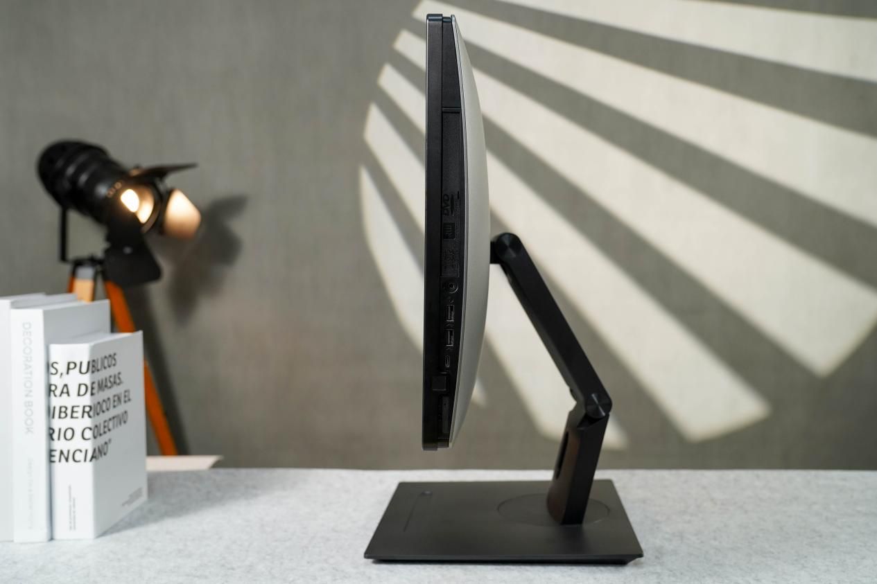 23.8寸触摸屏电脑一体机海兰GT40释放更强生产力