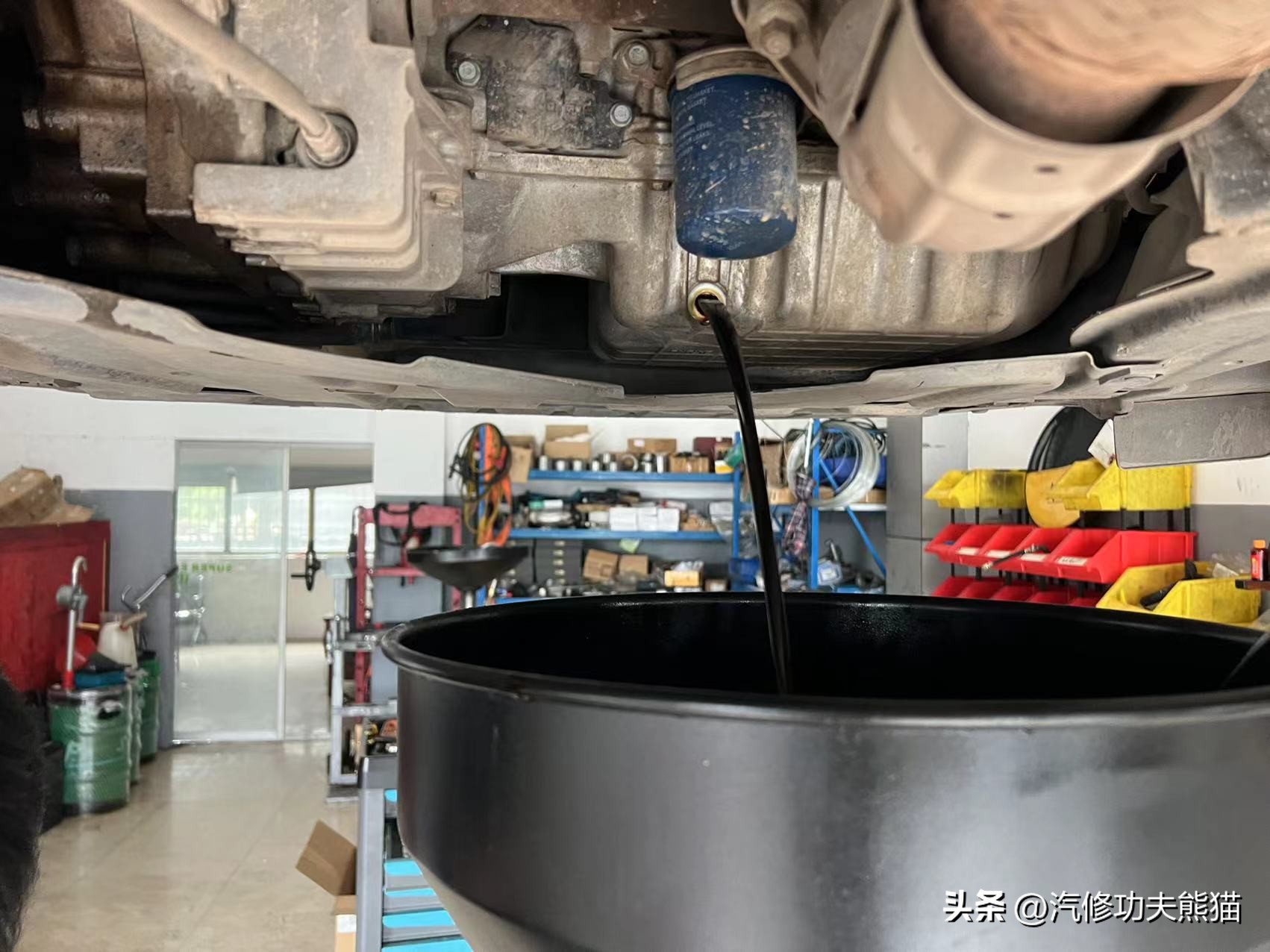 简单的给车做个保养,如何给车做保养视频