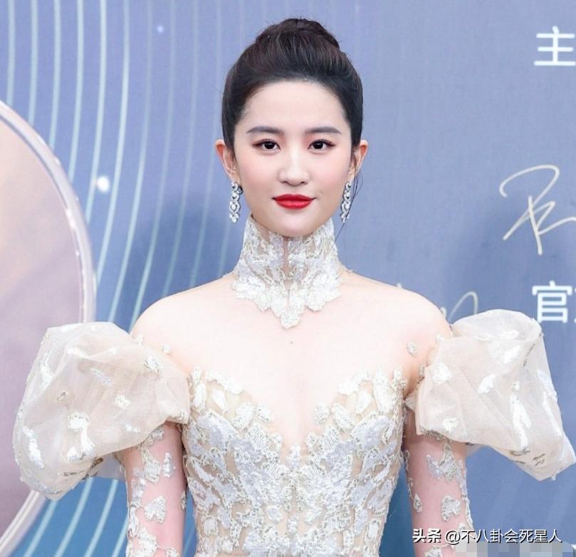 姚晨红毯造型翻车盘点,姚晨红毯奇葩