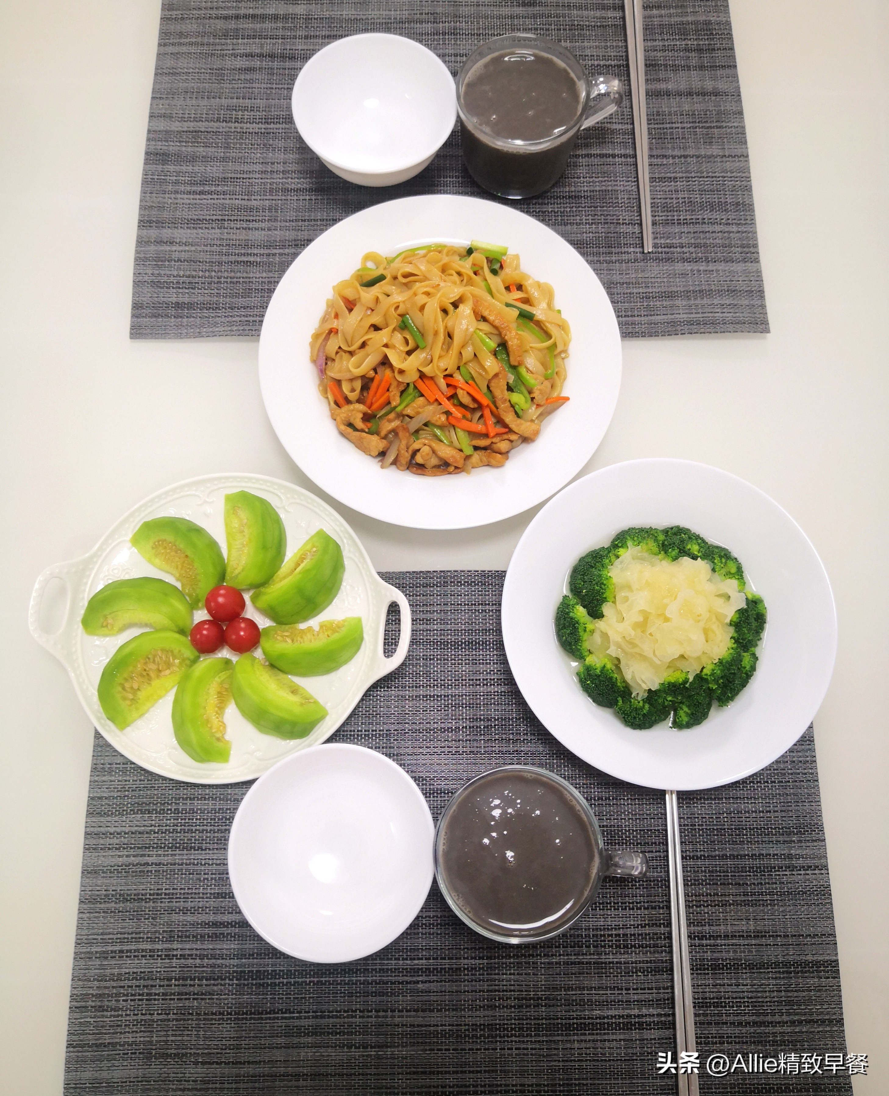 广东人爱吃的炒河粉，教您在家就能做，根根分明爽滑入味，零厨艺