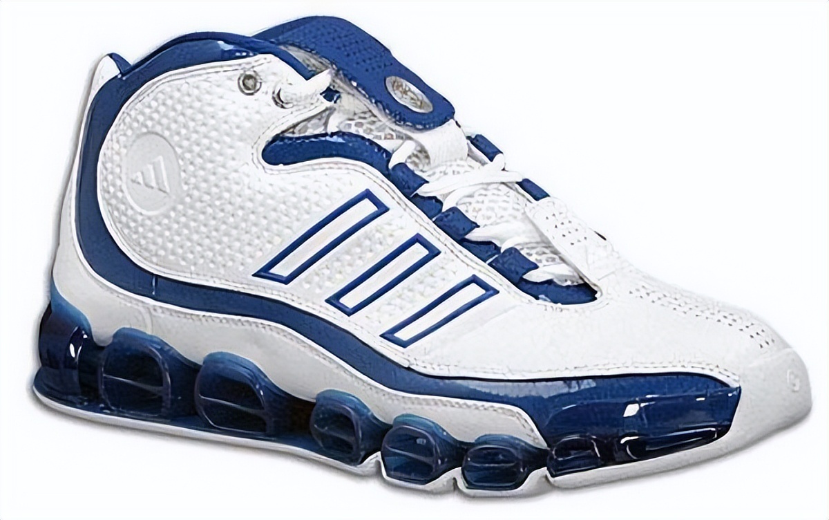 德怀特霍华德奥兰多,阿迪达斯霍华德历代篮球鞋图片