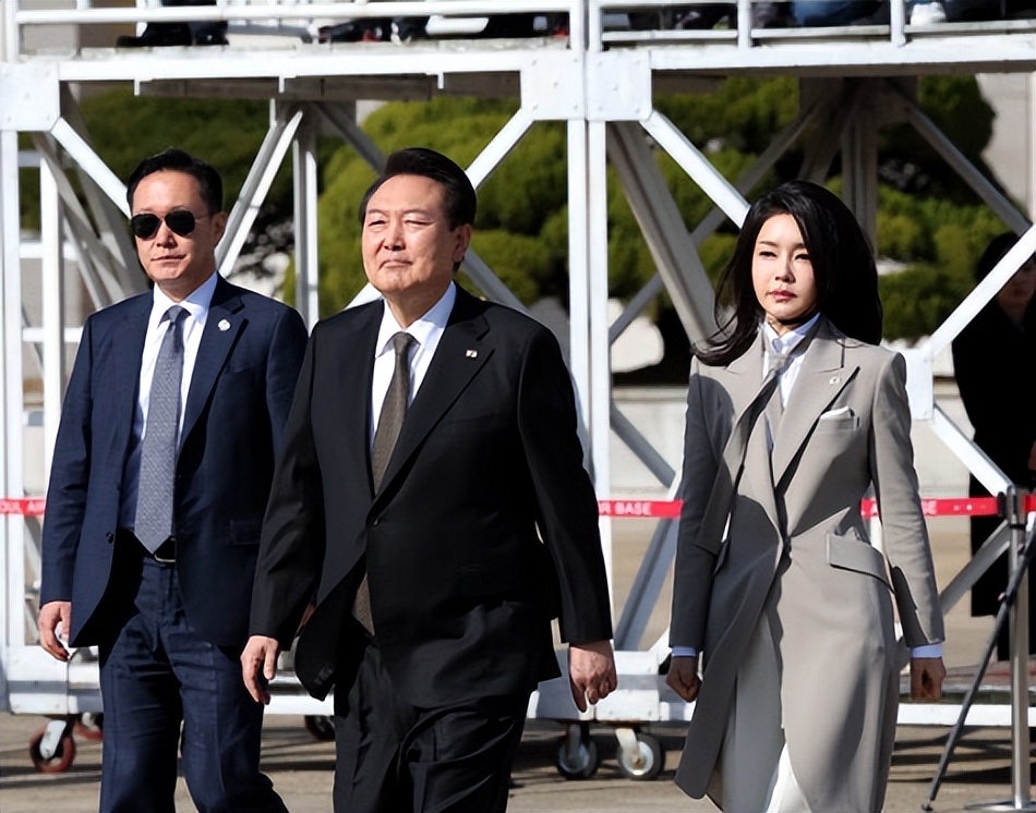 韩第一夫人访美韩服造型,韩第一夫人着装