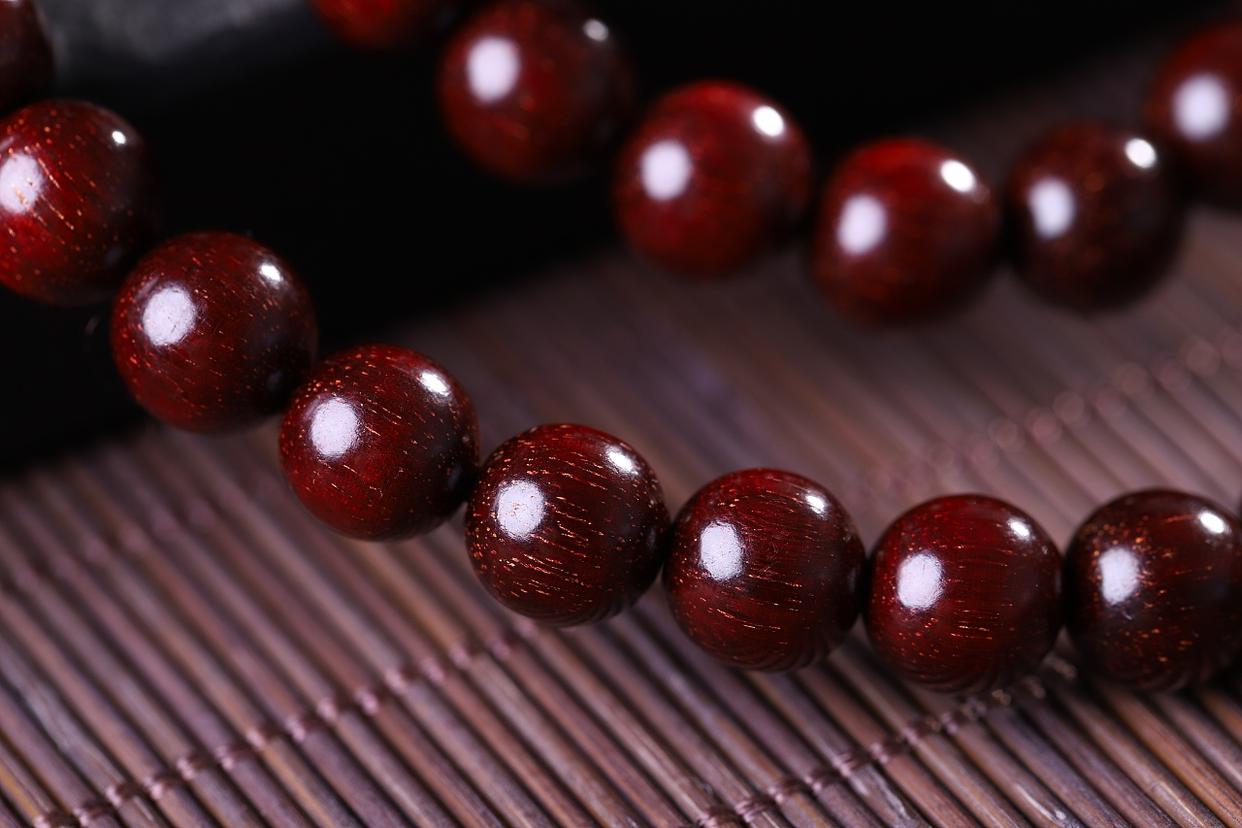 几十块钱的小叶紫檀值得玩吗,几十块钱小叶紫檀木料