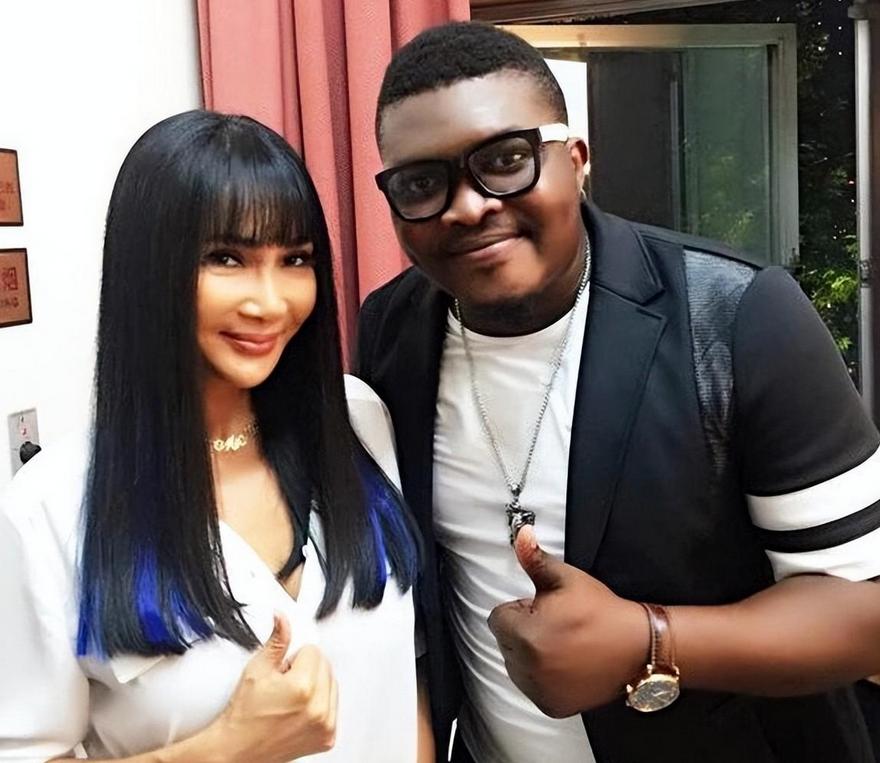 黑人歌手好弟近况：走红后迎娶中国姑娘，今36岁仍未取得中国绿卡