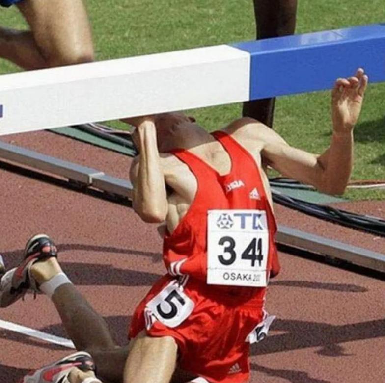 比赛中一些搞笑镜头笑翻你,赛场100个搞笑瞬间