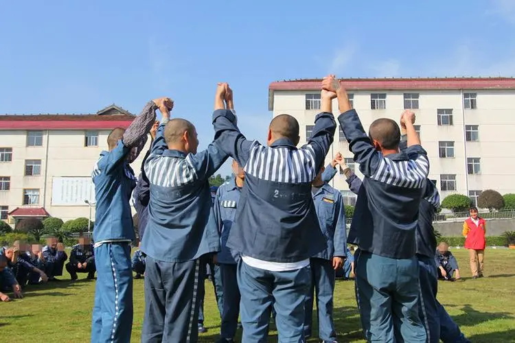 监狱对服刑人员规定,监狱对服刑人员的监护义务