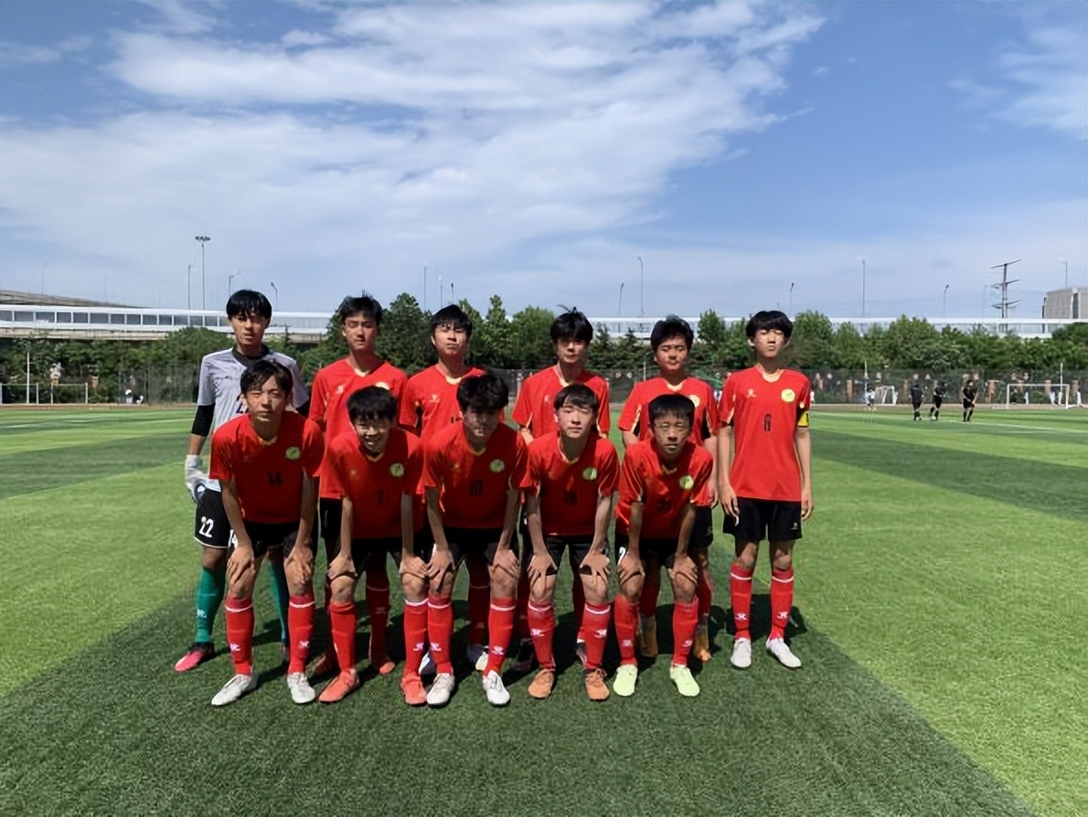 城阳二中足球甲组夺冠,城阳实验二中足球队全国冠军