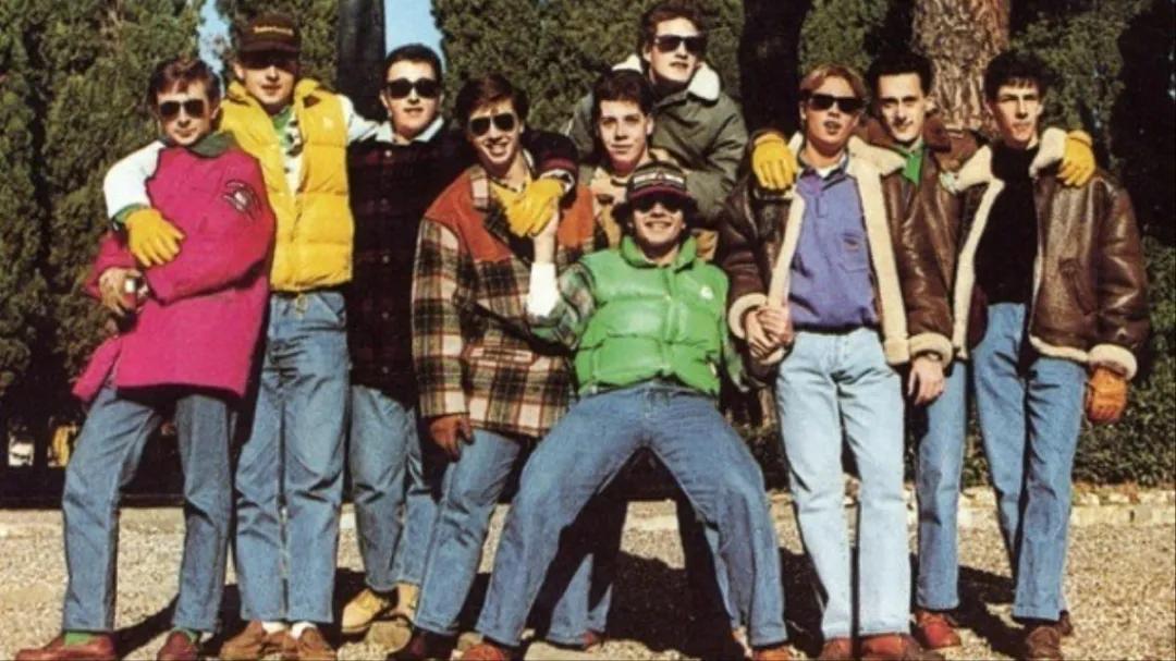 上万元加拿大鹅羽绒服网店仅售50,moncler经典款羽绒服