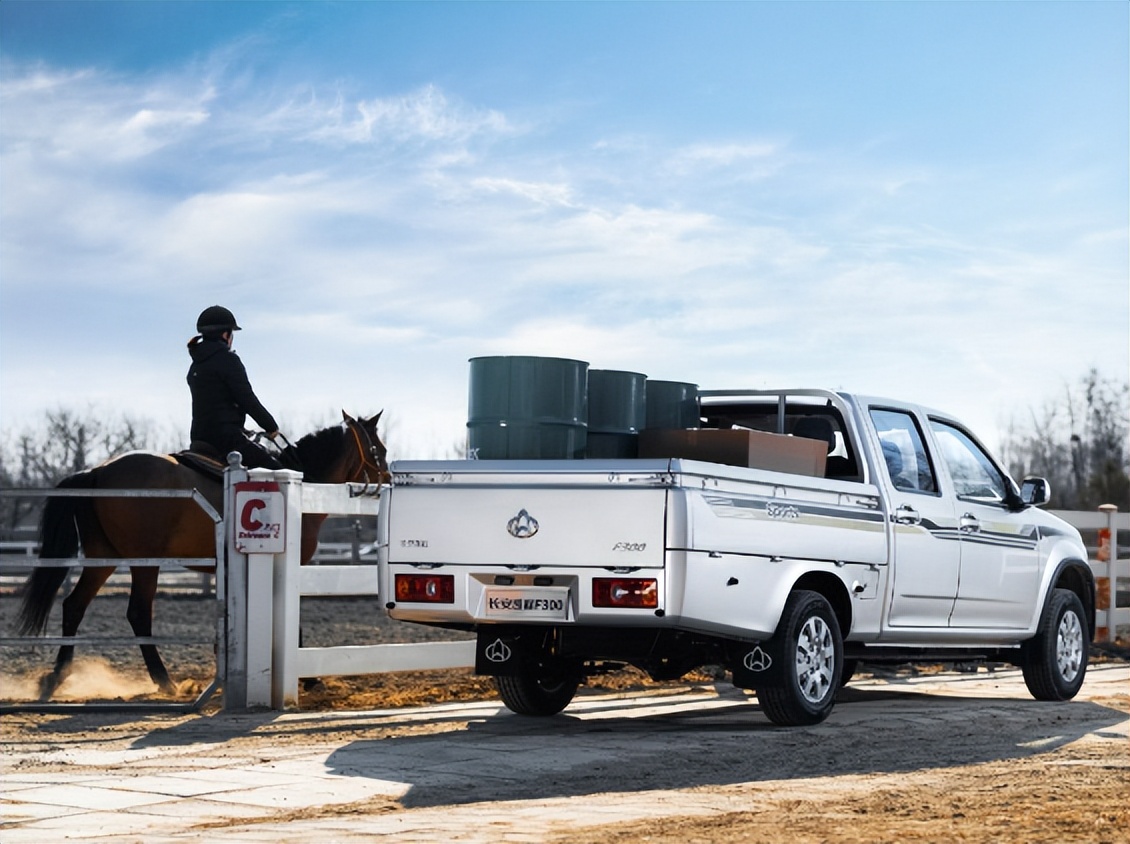 试驾长安凯程F300实用耐用动力操控舒适感一样不少