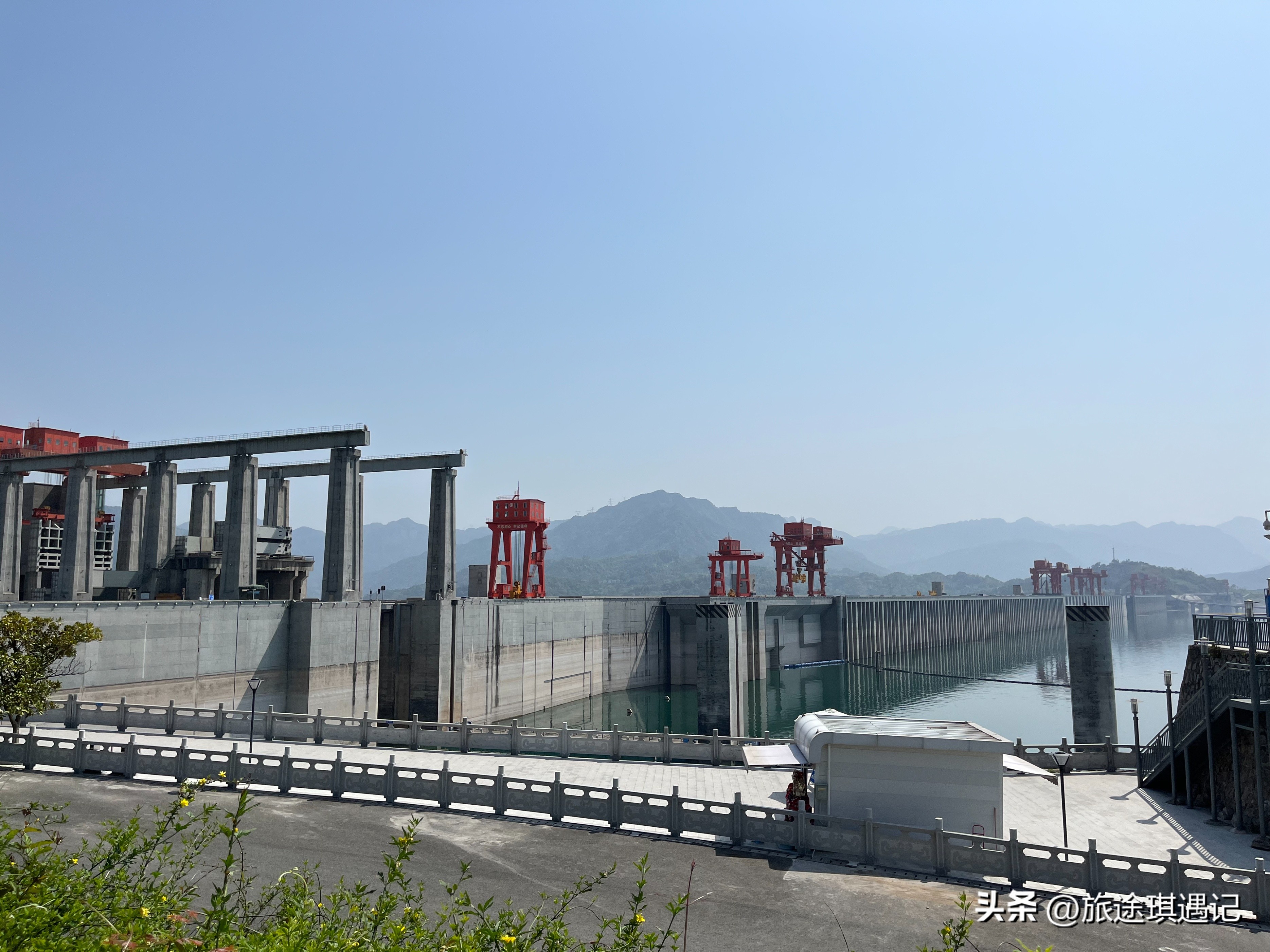 伟大的三峡大坝工程,三峡大坝百万大移民壮观场景