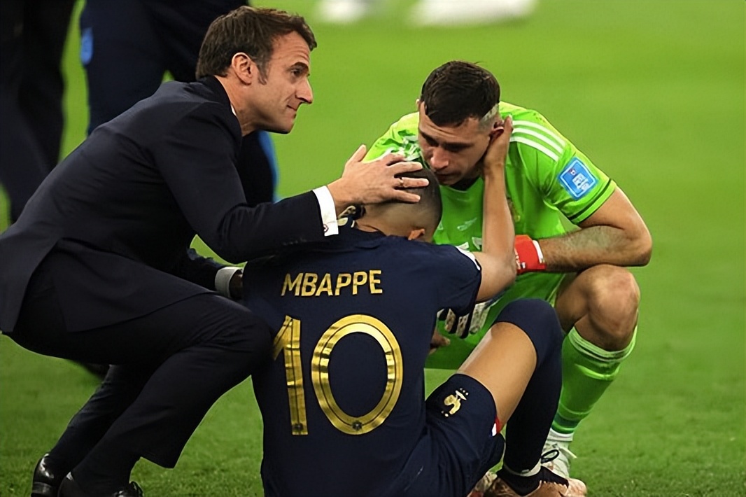 2018世界杯法国vs阿根廷梅西的无奈,2022年世界杯决赛马克龙的反应