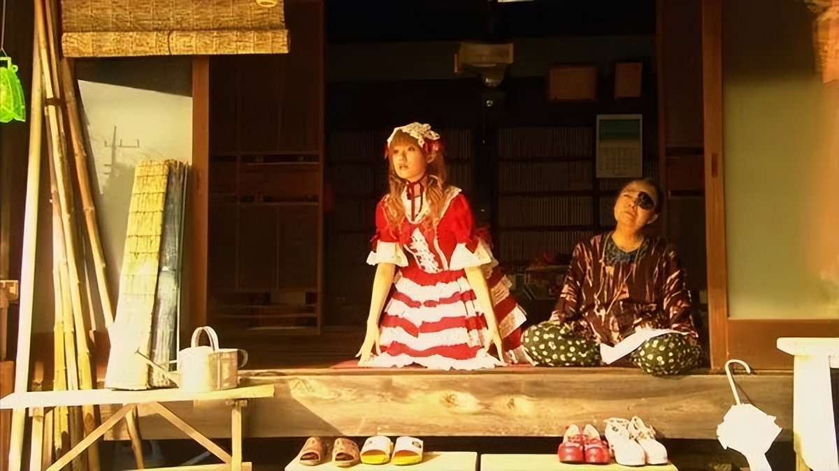 只要有一点不同，就会被当成怪物《下妻物语》