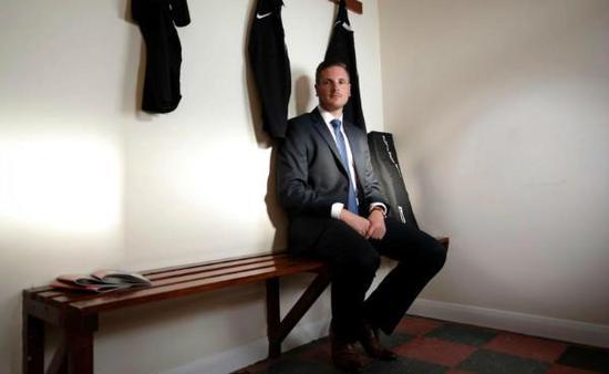 英国足坛首位公开同性恋身份的男子：没有球员会透露自己的性取向