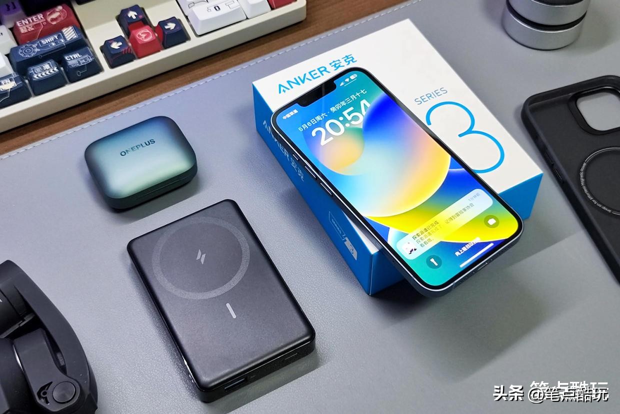 lightning接口磁吸充电宝,iphone的磁吸充电宝支持无线充吗