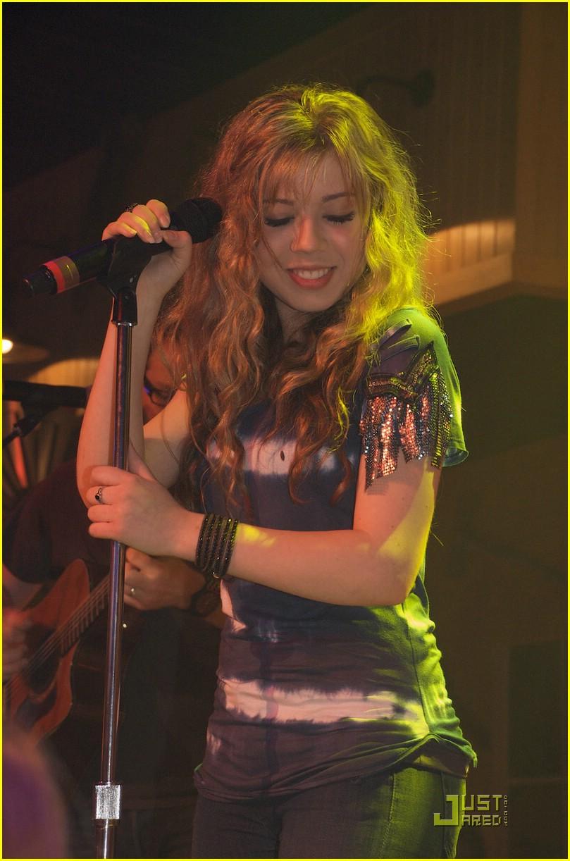 6岁童星被父母当摇钱树,欧美童星被父母当成摇钱树