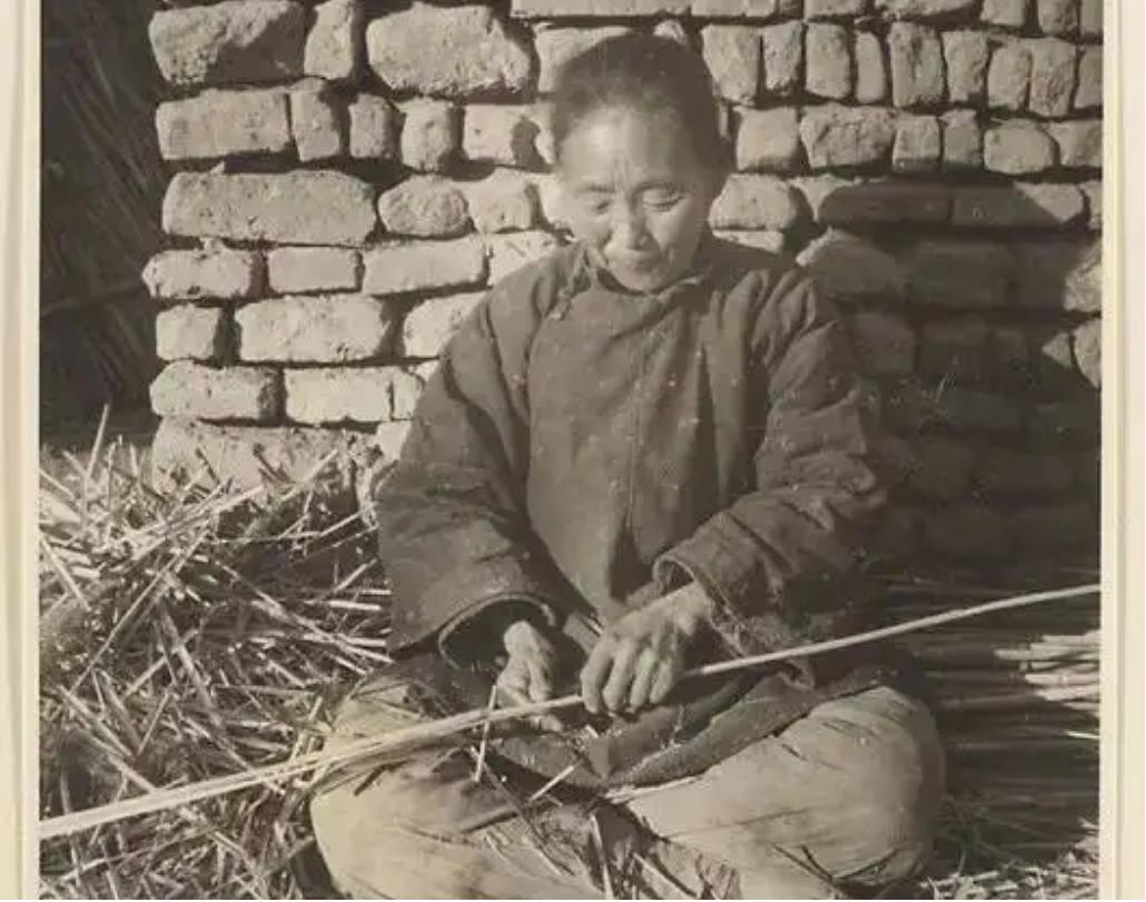 国军少校被俘后送去改造，大喊：告诉*长首**我是902，*云陈**亲自接见