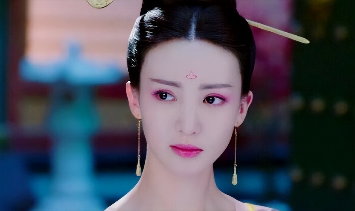 鞠婧祎杨幂迪丽热巴刘亦菲视频,杨幂演戏抿嘴小动作