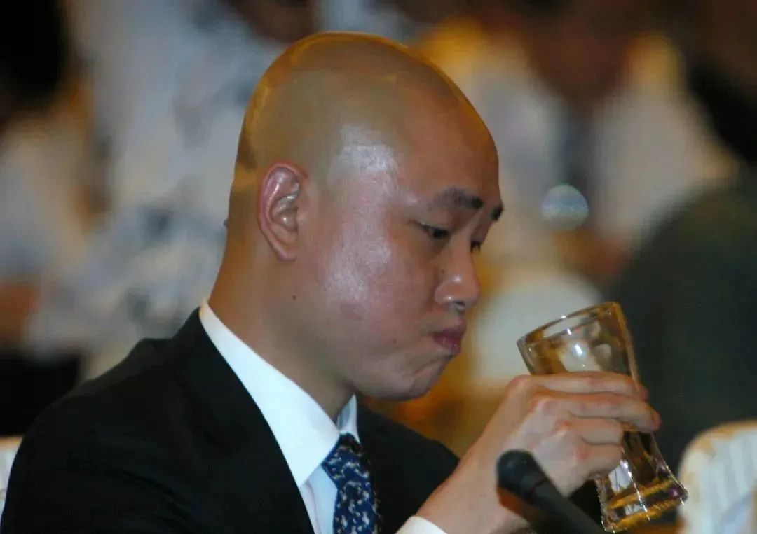 富豪入狱1年,富豪入狱1年后