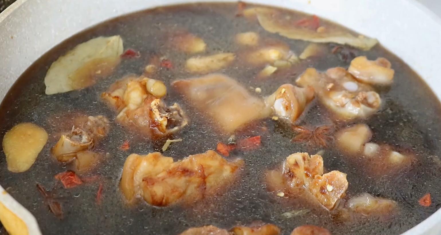 怎么炖猪蹄软烂不腻好吃,怎么炖的猪蹄软烂不腻好吃