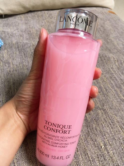 保湿美白改善皮肤干燥的爽肤水,干燥肌肤补充水分