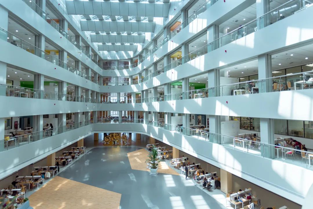 中国药科大学：位于江苏南京，众多与“药”相关的专业该怎么选？