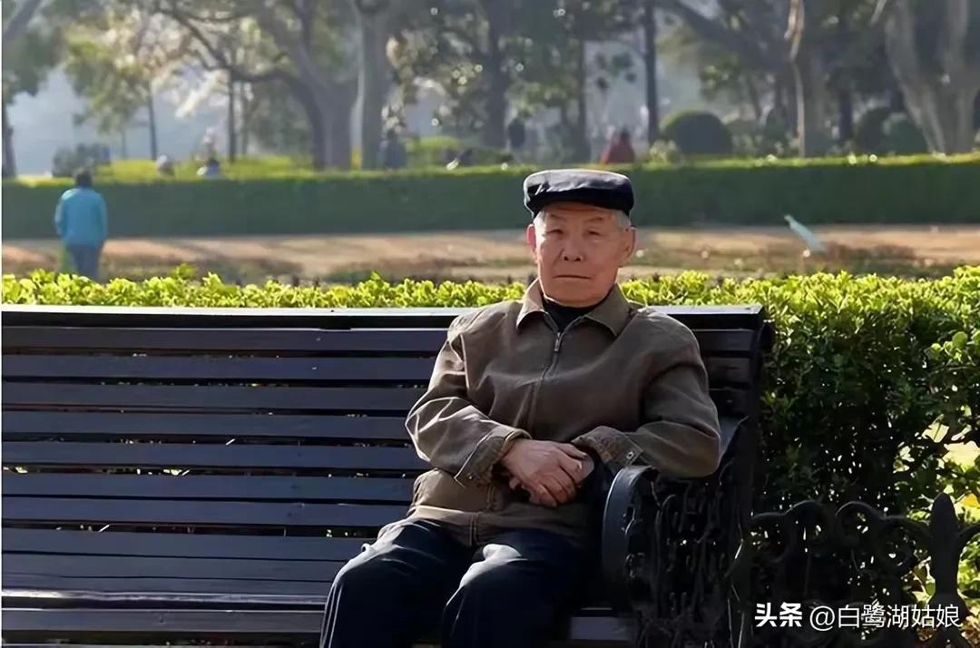 只有两个女儿的家庭老了很孤单,只有一个女儿养老也成问题