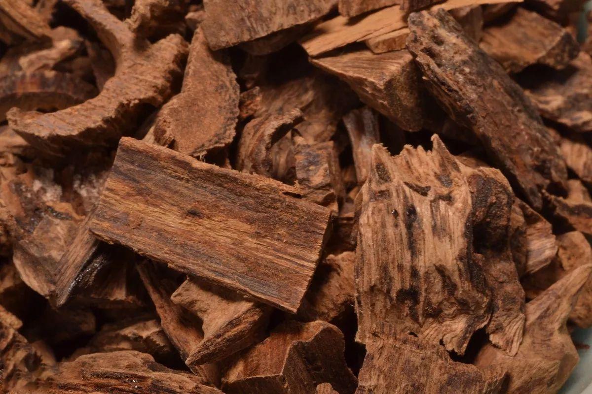 手串界的销冠竟是一种普通木头？90%的高仿沉香，用的都是它！