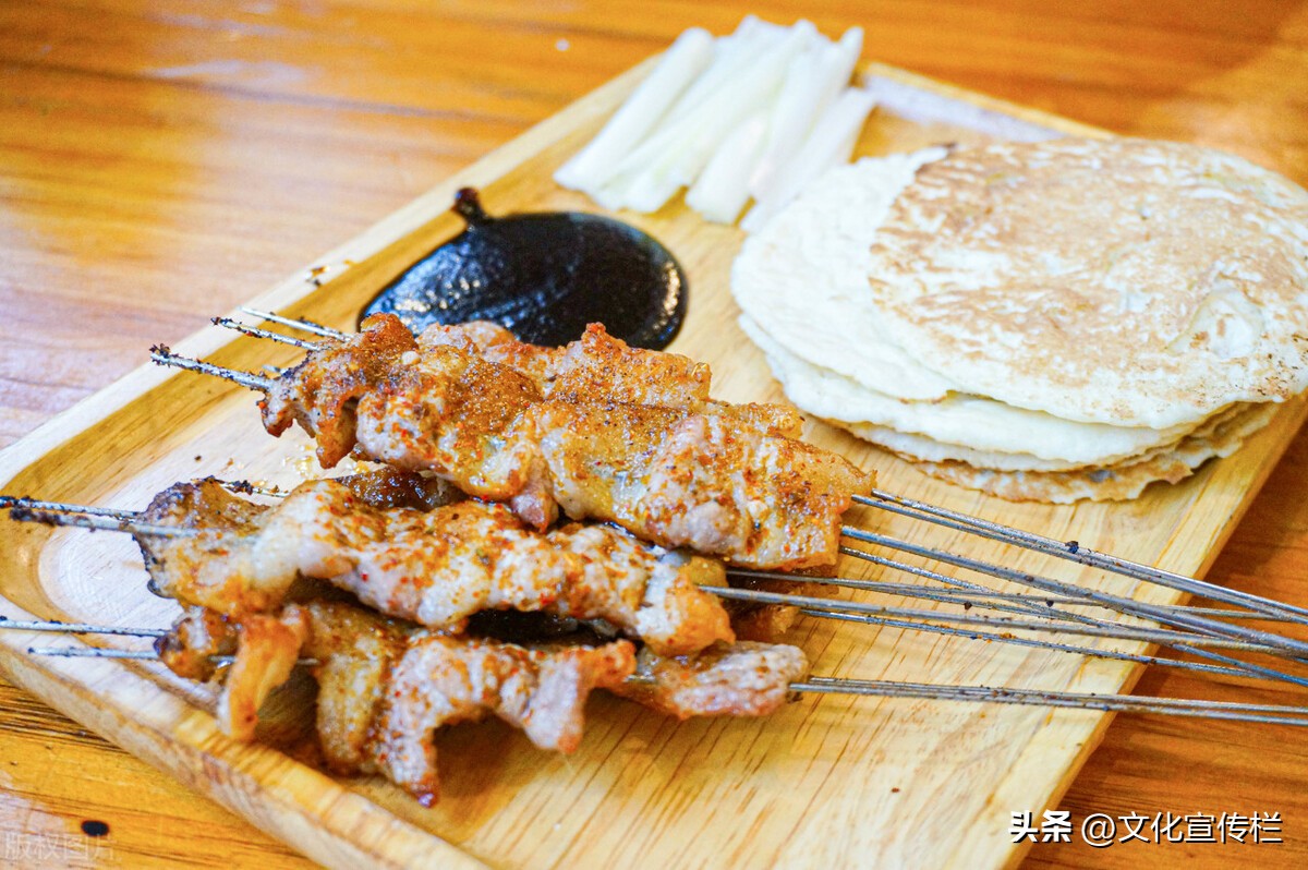 淄博烧烤成高考话题,高考淄博烧烤为啥火了