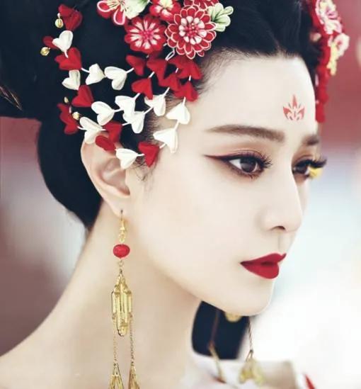 王皇后鞭打武媚娘,武则天对王皇后有多狠