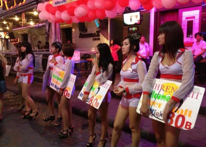 泰国人妖生活到底有多惨？揭秘从事风俗业的泰国人妖真实生活现状