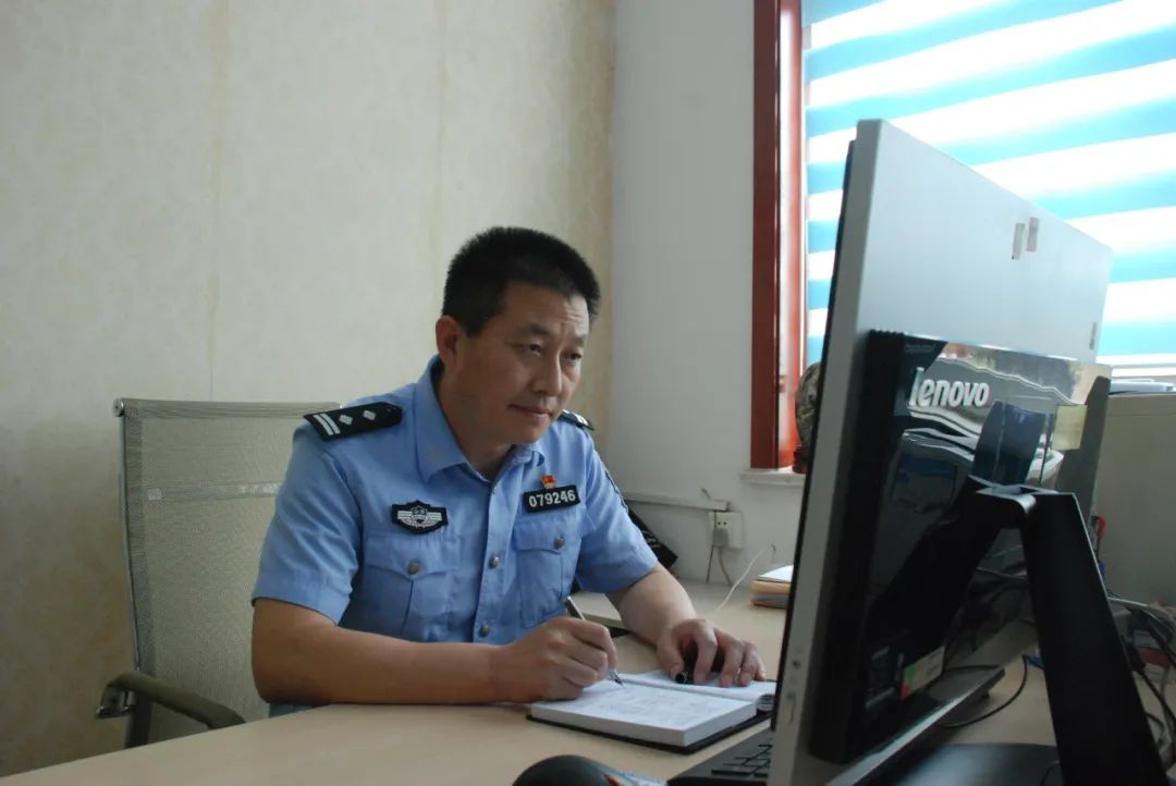 孩子对警察爸爸的留言,警察爸爸的留言父亲节