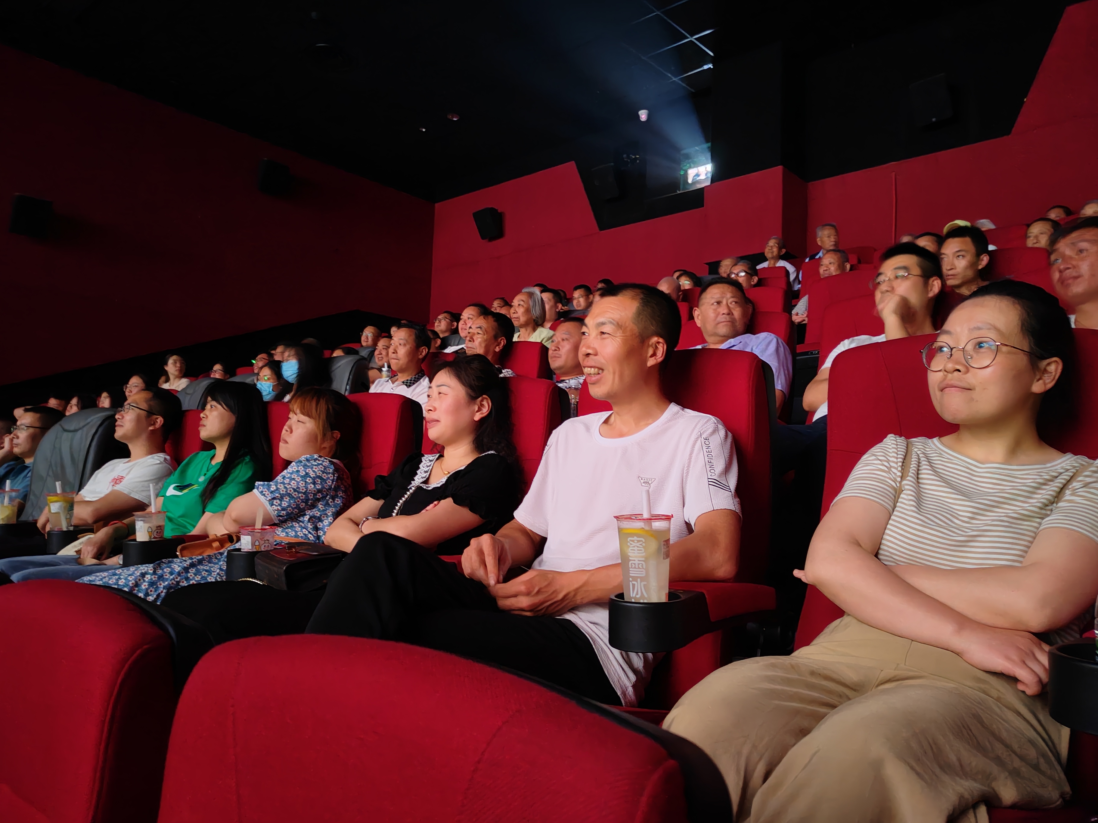 厚植爱国情怀书写青春华章,用赤诚之心燃烧爱国情怀