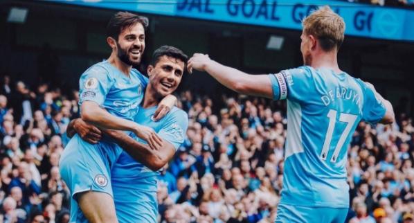 滕哈赫说服德利赫特加盟曼联,尤文德利赫特交换博格巴