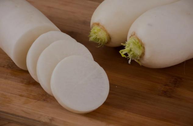 提醒这3种食物尽量别吃,提醒大人吃过的东西不能给小孩吃