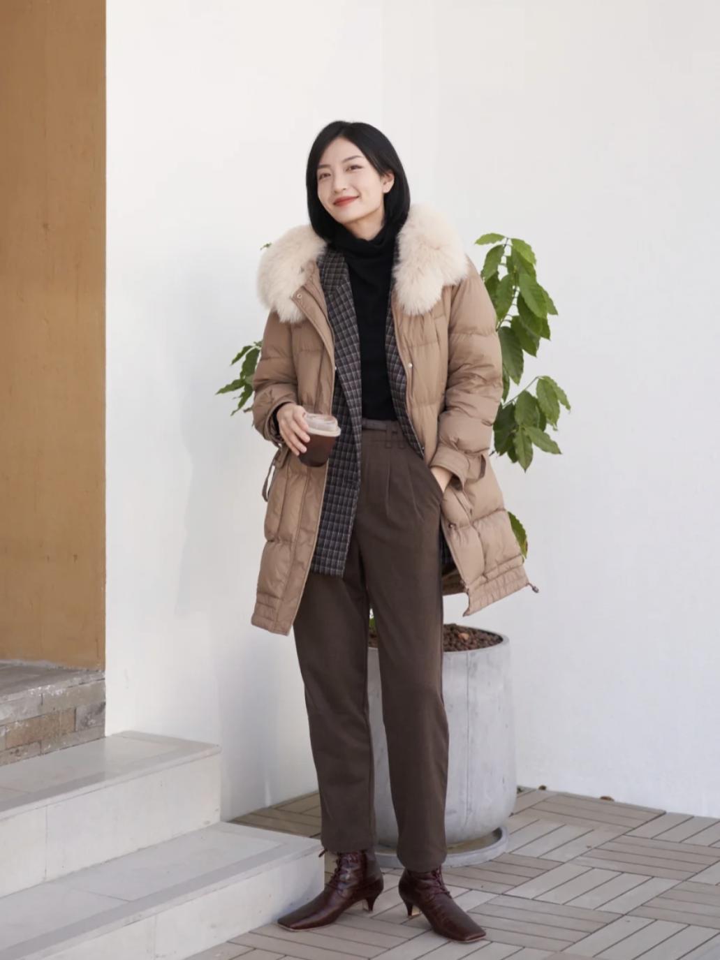 羽绒服怎么穿又好看又简单,羽绒服怎么穿才有高级感