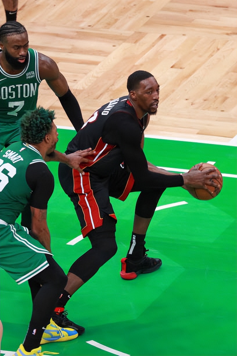 nba热火队对绿军集锦,总决赛湖人vs热火浓眉上脚球鞋