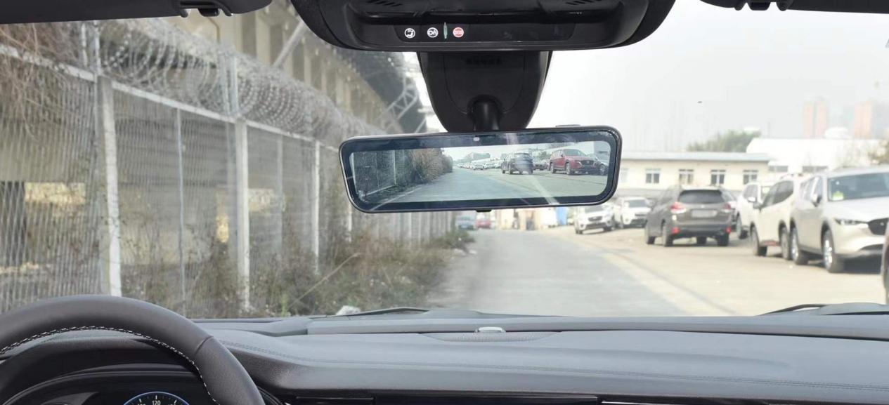 别克君威和英诗派哪个值得买,别克君威为啥这么便宜