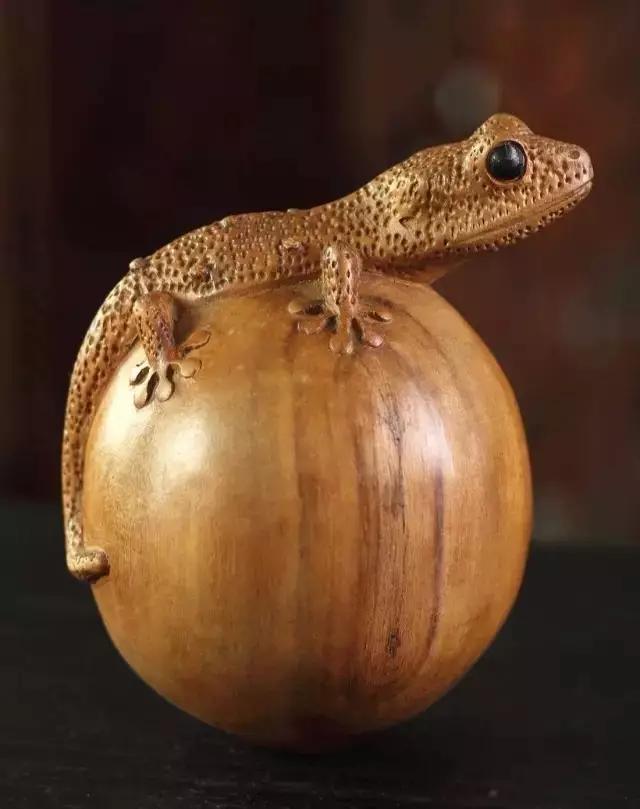 佛手雕件的寓意和象征,翡翠常见的雕件及寓意