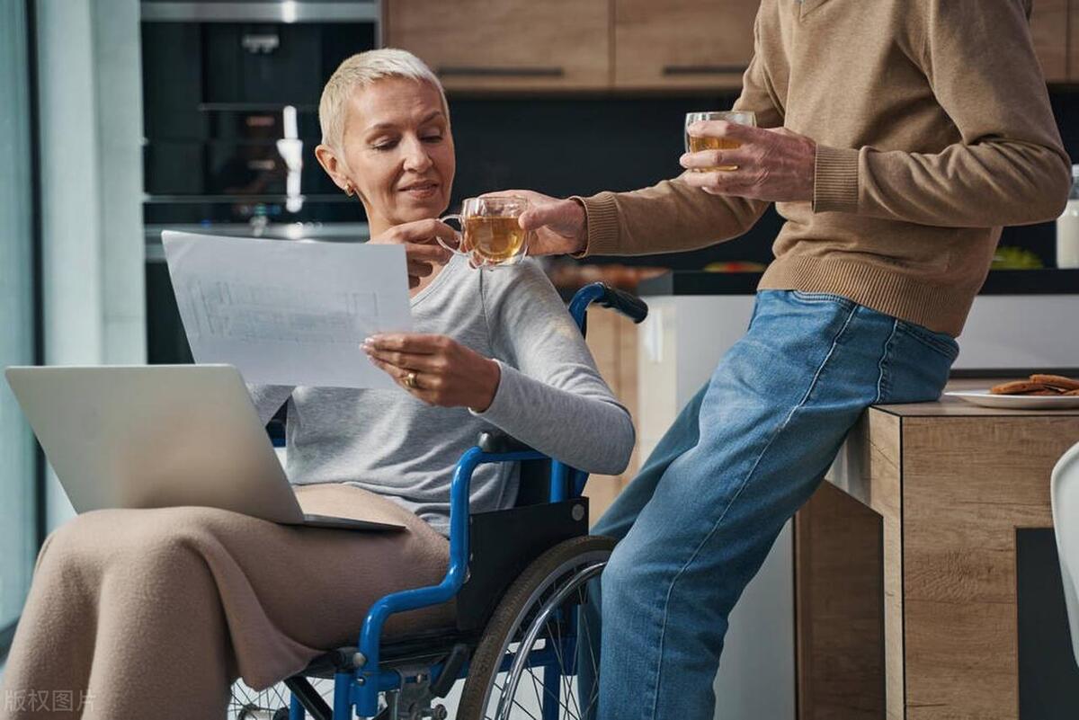 老年人的生活对健康很重要,老年生活重要因素