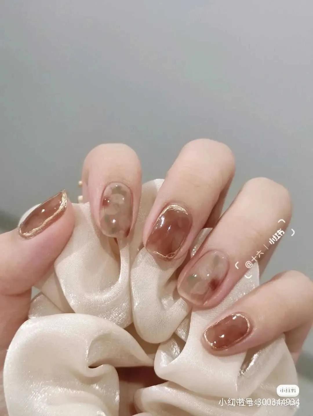 做美甲一定要打磨吗,女孩子一定要做美甲的句子