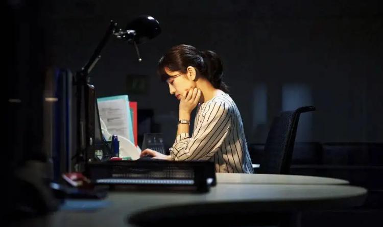 淡化眼周细纹推荐20岁,日本晓姿眼膜能去除细纹吗