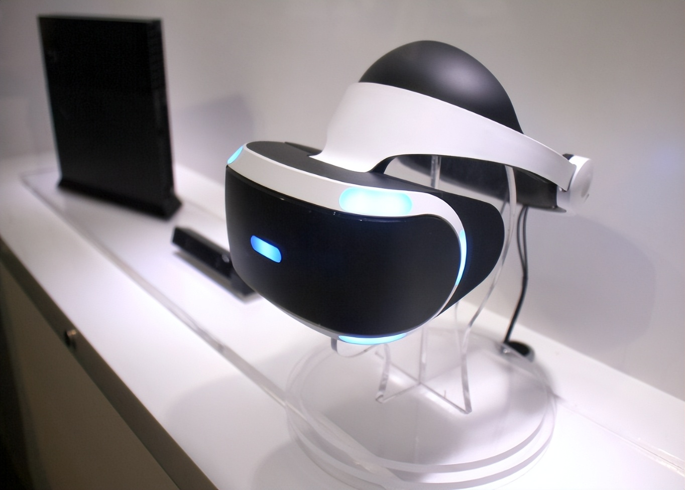 回顾美艳董事长落马，21岁刚毕业就当上了当地局长，疑似权色上位